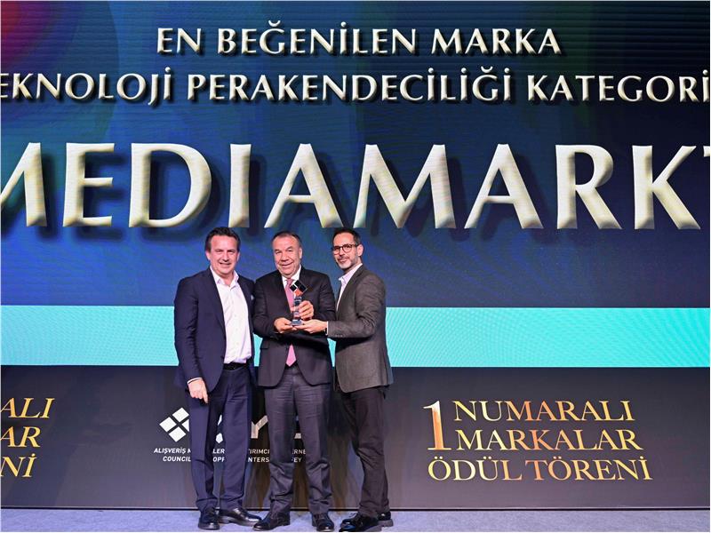 MediaMarkt, 1 Numaralı Markalar Ödül Töreni’nde  “En Beğenilen Teknoloji Perakendeciliği” Ödülünü Aldı!